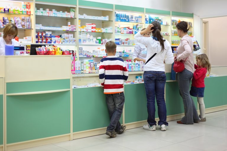 Conheça a rede de farmácias parceiras da Postal Saúde  