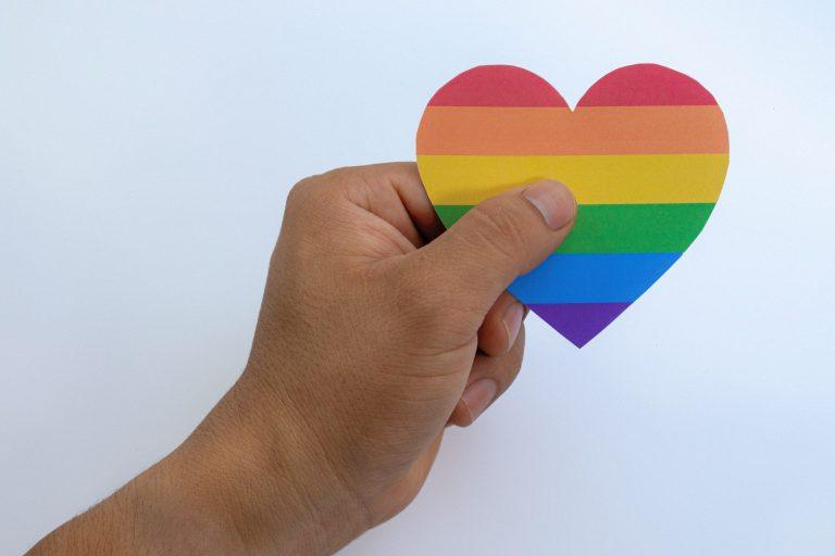 Postal Saúde reforça compromisso com a diversidade: orgulho e visibilidade LGBTQIAPN+